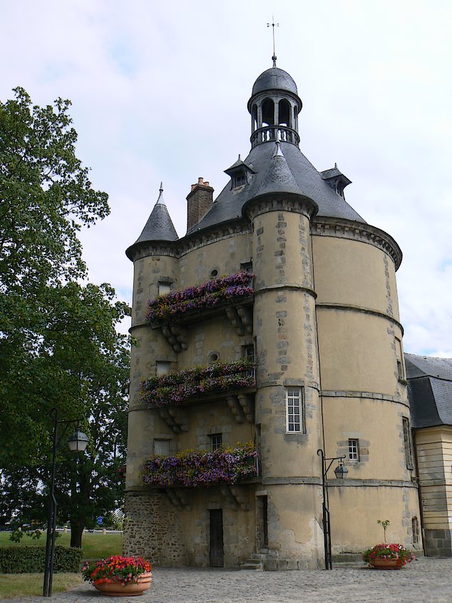 Le Donjon de Ste Genevieve-des-Bois: Le Donjon 101